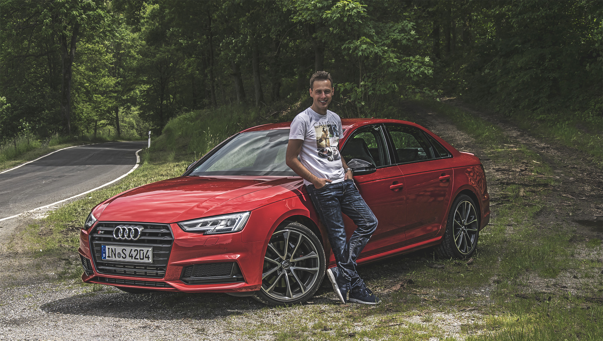 Audi-S4-2016_red