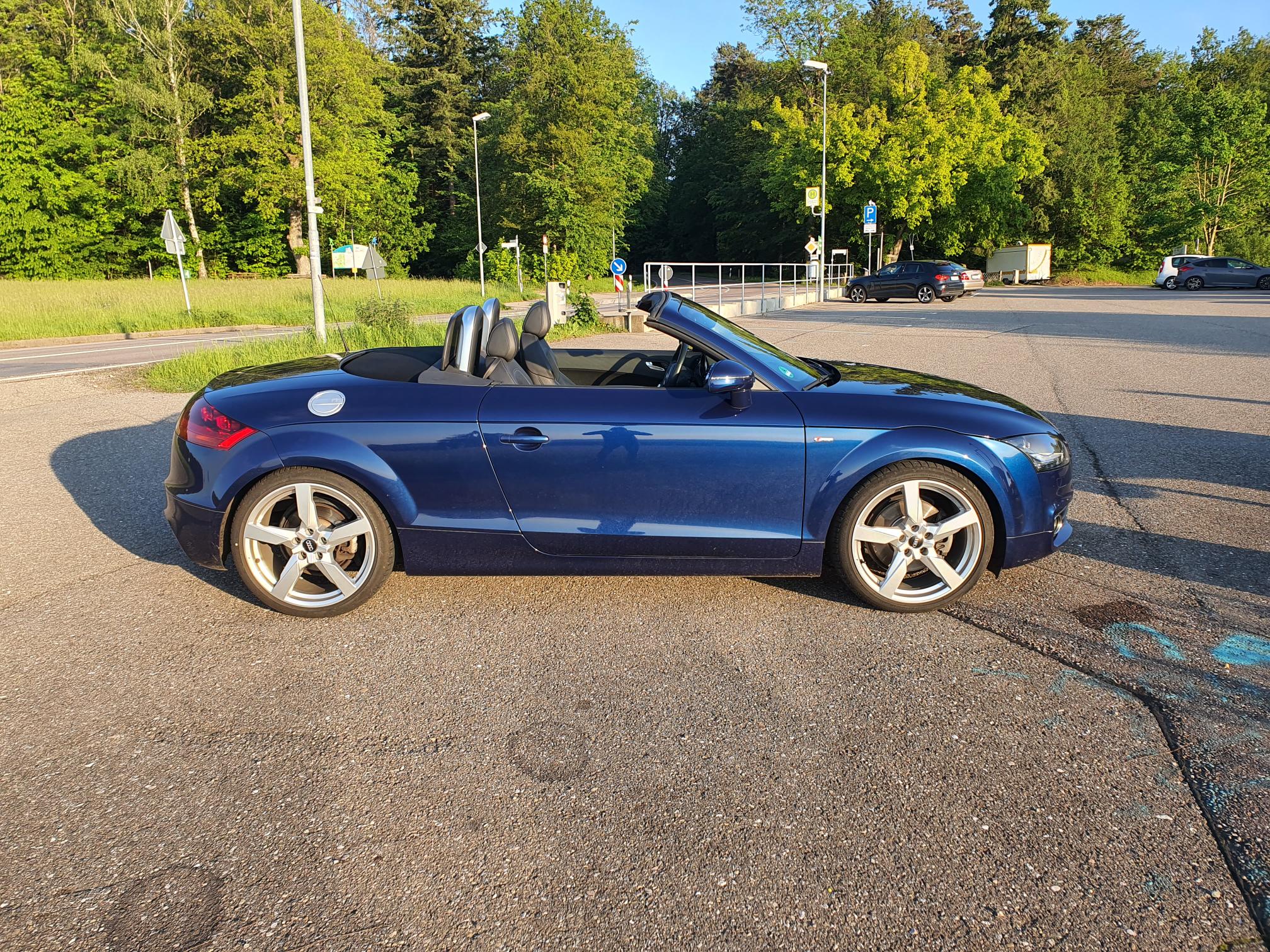 Audi TT Roadster 1.8TFSI Blau